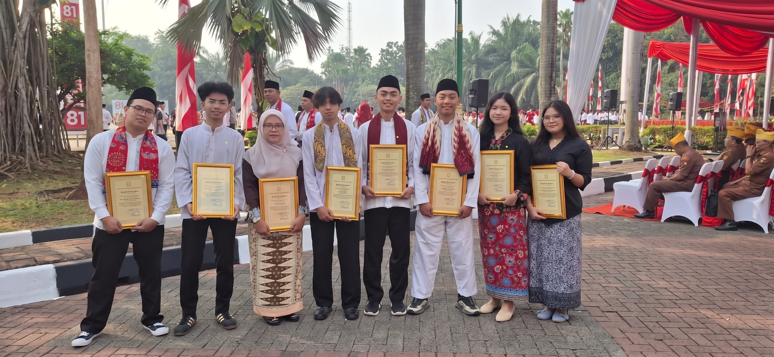 Penyerahan piagam Intensif Bersama NAIJU