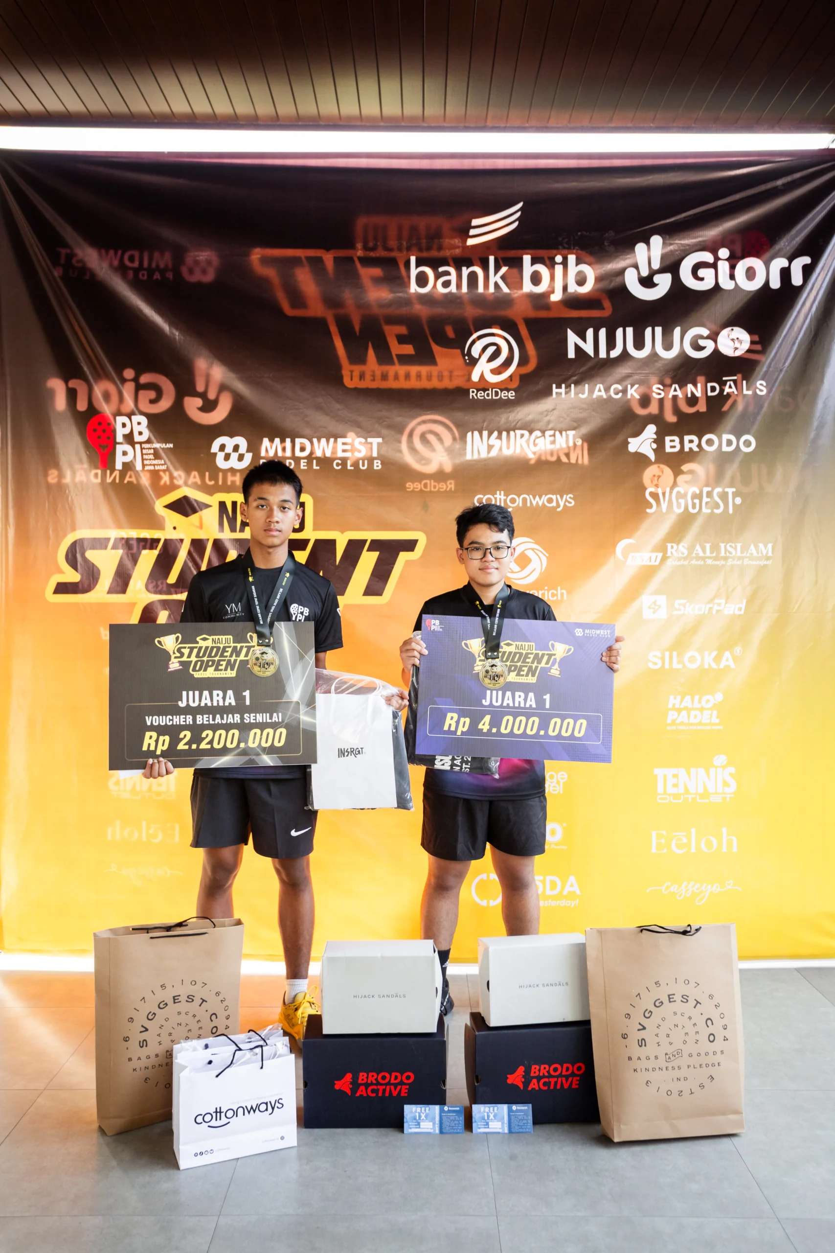 Juara 1 NAIJU Student Open Padel Tournament